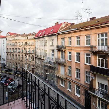 Romari Два Поверхи Lejlighed Lviv Eksteriør billede